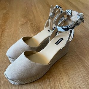 Nine west size 10 platform summer shoes